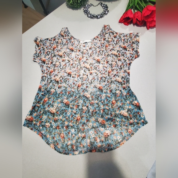 AMERICAN RAG Beau haut estival à manches courtes avec épaules découvertes - Picture 1 of 6